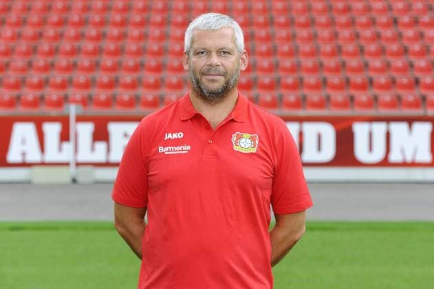 Porträt: Fußball, GER, 1.BL, Bundesliga, Liga, Porträttermin 2016 2017, Bayer Leverkusen: Sven Elsinger (Leverkusen). Einzelbild, Portrait, Porträt.