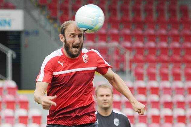 Soccer player of Viktoria Plzen Roman Hubnik in action during the training session prior to 3rd qualifying round of football Champions League, 1st leg: Viktoria Plzen vs Karabach in Plzen, Czech Republic, July 25, 2016. (CTKxPhoto PavelxNemecek) CTKPhotoP201607250773501  nmc8