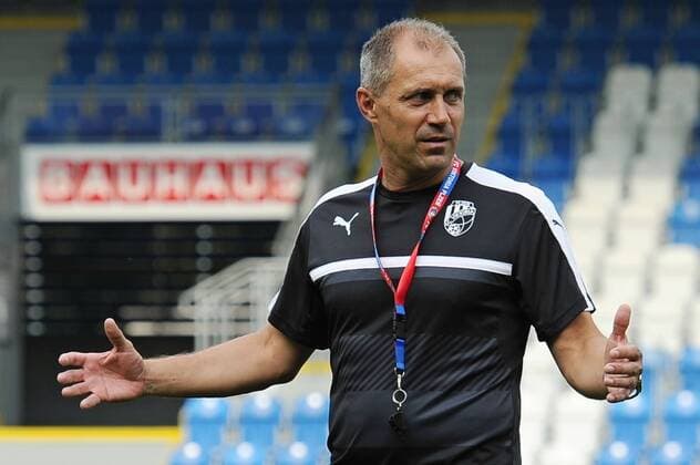 Viktoria Plzen coach Roman Pivarnik in action during the training session prior to 3rd qualifying round of football Champions League, 1st leg: Viktoria Plzen vs Karabach in Plzen, Czech Republic, July 25, 2016. (CTKxPhoto PavelxNemecek) CTKPhotoP201607250796201  nmc14