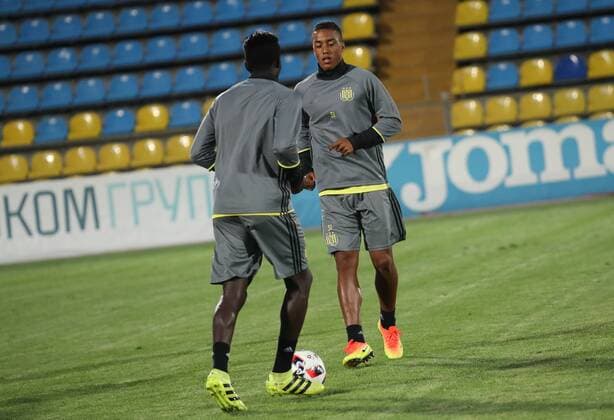 Anderlecht s Fabrice N Sakala and Anderlecht s Youri Tielemans pictured during a training session of Belgian first league soccer team RSC Anderlecht in Rostov-on-Don, Russia, Monday 25 July 2016. Tomorrow Anderlecht is playing the first leg of the third qualification round for the Champions League competition against Russian team FC Rostov. VIRGINIExLEFOUR  x04898680x
