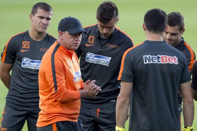 Coach of Steaua Bucharest LAURENTIU REGHECAMPF (centre) speaks during the training session prior to 3rd qualifying round of football Champions League, 1st leg: Sparta Praha vs Steaua Bucharest in Prague, Czech Republic, July 25, 2016. (CTKxPhoto MichalxKamaryt) CTKPhotoP201607250841101  kmt 2