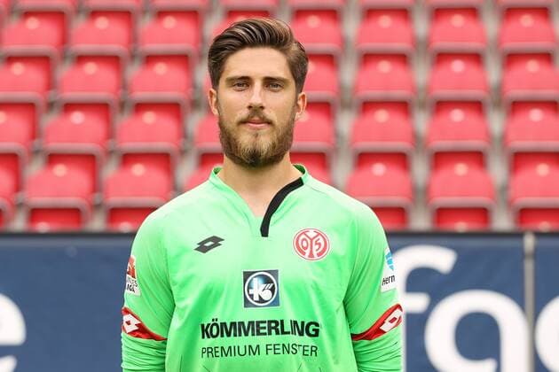 JANNIK HUTH FUSSBALL, GER, 1. LIGA, BUNDESLIGA, PORTRAETTERMIN 2016 2017, FSV MAINZ 05 