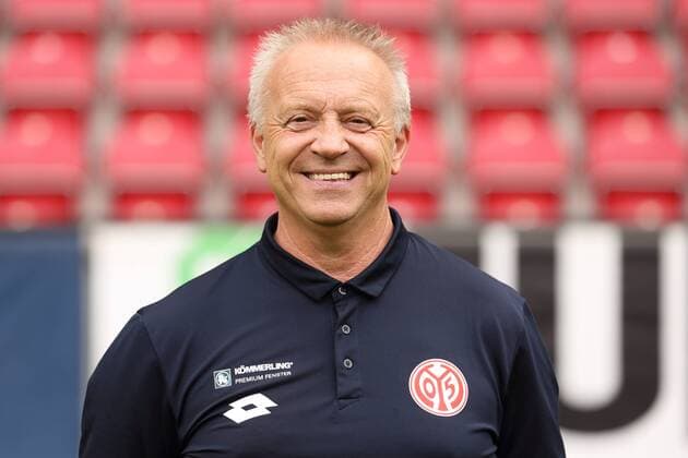 WALTER NOTTER ZEUGWART FUSSBALL, GER, 1. LIGA, BUNDESLIGA, PORTRAETTERMIN 2016 2017, FSV MAINZ 05 