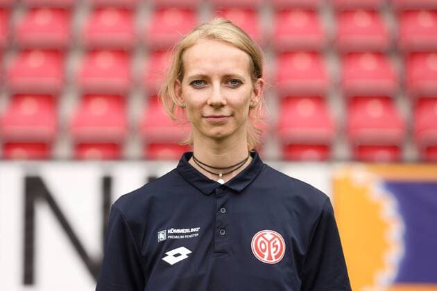 DR. KATHRIN STELZER AERTZTIN FUSSBALL, GER, 1. LIGA, BUNDESLIGA, PORTRAETTERMIN 2016 2017, FSV MAINZ 05 
