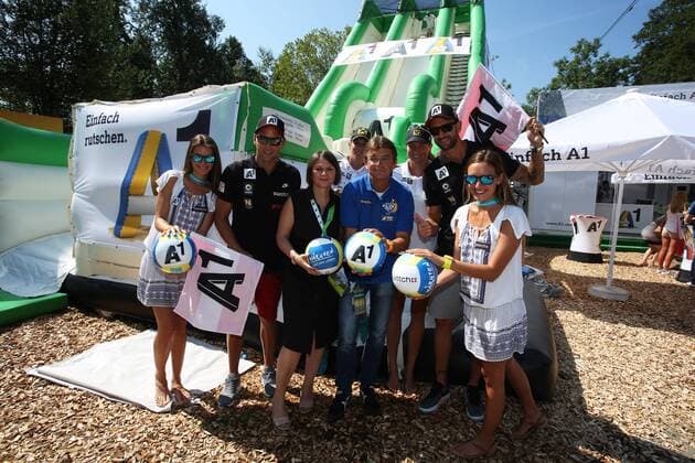 BEACHVOLLEYBALL - A1 Major Klagenfurt 2016 KLAGENFURT,AUSTRIA,26.JUL.16 - Beach volleyball Beachvolleyball - FIVB World Tour 2016, A1 Major Klagenfurt, press conference PK Pressekonferenz Image shows Alexander Horst (AUT), Susanne Speil (A1), Stefanie Schwaiger (AUT), organizer Hannes Jagerhofer (ACTS), Barabara Hansel, Clemens Doppler (AUT) and girls. GEPAxpictures xDanielxGoetzhaber