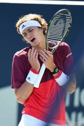 Themen der Woche SPORT Bilder des Tages - Sport July 26, 2016:Alexander Zverev of Germany reacts after losing a point to Yen-Hsun Lu of Taipei during their first round match of the Rogers Cup tournament at the Aviva Centre in Toronto, Ontario, Canada on July 26, 2016. Cal Media TENNIS 2016 - Rogers Cup Toronto July 26 - ZUMAc04_