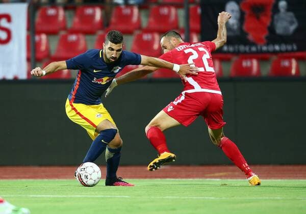 SOCCER - CL, quali, Tirana vs RBS ELBASAN,ALBANIA,26.JUL.16 - SOCCER - UEFA Champions League, qualification, FK Partizani Tirana vs Red Bull Salzburg. Image shows Munas Dabbur (RBS) and Labinot Ibrahimi (Tirana). GEPAxpictures xFelixxRoittner