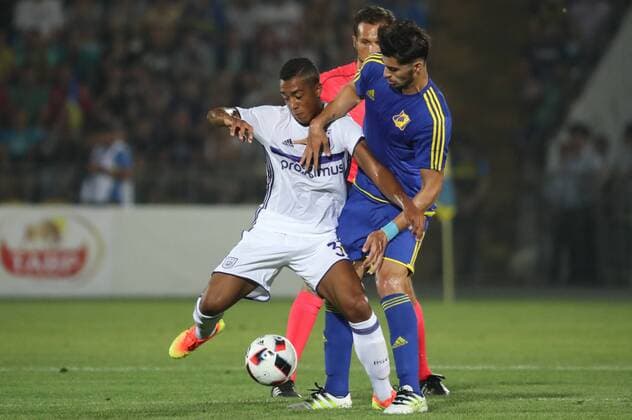 Anderlecht s Youri Tielemans and Rostov s Saeid Ezatolahi fight for the ball during the first leg of the third qualification round between Belgian first league soccer team RSC Anderlecht and Russian team FC Rostov in the Champions League competition, on Tuesday 26 July 2016, in Rostov-on-Don, Russia. VIRGINIExLEFOUR  x04899203x