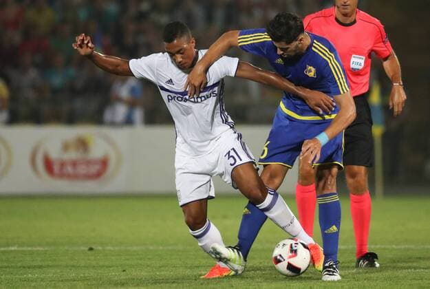 Anderlecht s Youri Tielemans and Rostov s Saeid Ezatolahi fight for the ball during the first leg of the third qualification round between Belgian first league soccer team RSC Anderlecht and Russian team FC Rostov in the Champions League competition, on Tuesday 26 July 2016, in Rostov-on-Don, Russia. VIRGINIExLEFOUR  x04899234x