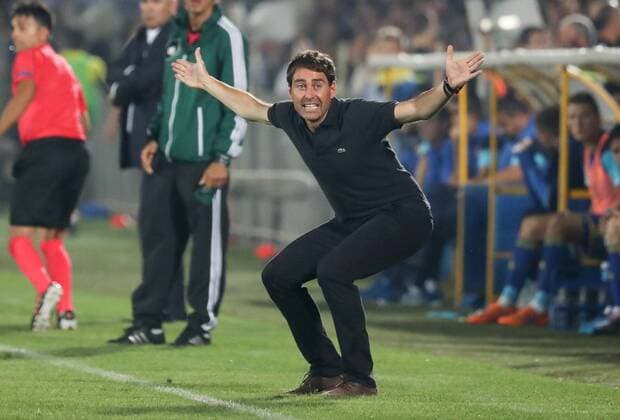 Anderlecht s head coach Rene Weiler gestures during the first leg of the third qualification round between Belgian first league soccer team RSC Anderlecht and Russian team FC Rostov in the Champions League competition, on Tuesday 26 July 2016, in Rostov-on-Don, Russia. VIRGINIExLEFOUR  x04899266x