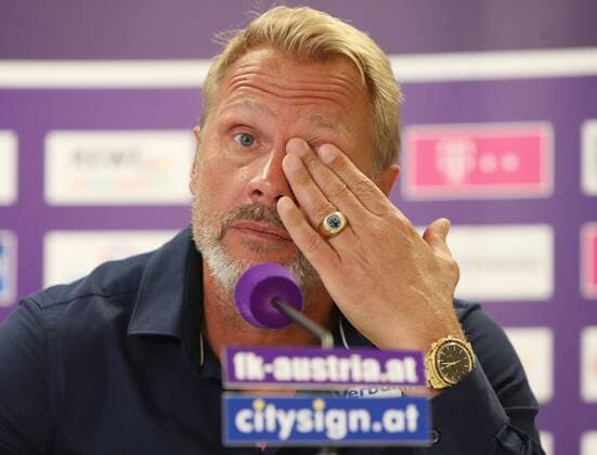 Bilder des Tages - SPORT SOCCER - EL quali, A.Wien vs Trnava, preview STEINBRUNN,AUSTRIA,27.JUL.16 - SOCCER - UEFA Europa League, qualification, FK Austria Wien vs FC Spartak Trnava, preview, press conference PK Pressekonferenz of A.Wien. Image shows head coach Thorsten Fink (A.Wien). GEPAxpictures xChristianxOrt