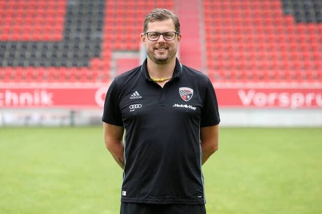 1. Bundesliga - Fußball - GER - FC Ingolstadt 04 - 2016 2017- Porträttermin - Zeugwart Michael Klattenbacher 1. BL - FC Ingolstadt 04 Saison 2016 2017