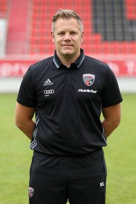 1. Bundesliga - Fußball - GER - FC Ingolstadt 04 - 2016 2017- Porträttermin - Physiotherapeut Benjamin Sommer 1. BL - FC Ingolstadt 04 Saison 2016 2017