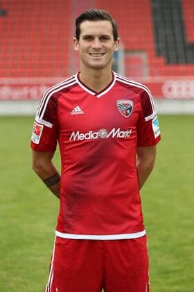 1. Bundesliga - Fußball - GER - FC Ingolstadt 04 - 2016 2017- Porträttermin - Pascal Groß (10, FCI) 1. BL - FC Ingolstadt 04 Saison 2016 2017