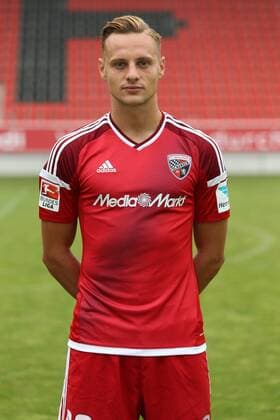 1. Bundesliga - Fußball - GER - FC Ingolstadt 04 - 2016 2017- Porträttermin - Robert Bauer (23, FCI) 1. BL - FC Ingolstadt 04 Saison 2016 2017