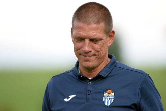 v.li.: Trainer Christian Ziege (Coach, Atletico Baleares) enttäuscht schauend, Enttäuschung, Frustration, disappointed, pessimistisch, Einzelbild, Aktion, Action Porträt, Portrait, Fussball, Testspiel, FC Bayern München II - Atletico Baleares, xslx