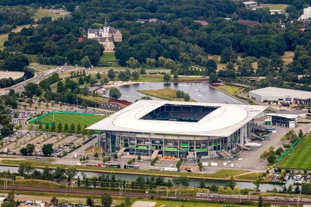 Luftbild, Volkswagen Arena des VfL Wolfsburg, Bundesliga Fußballclub, Volkswagenwerk Wolfsburg , Niedersachsen, Deutschland, Europa !ACHTUNGxMINDESTHONORARx60xEURO!