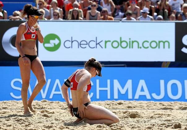 BEACHVOLLEYBALL - A1 Major Klagenfurt 2016 KLAGENFURT,AUSTRIA,28.JUL.16 - Beach volleyball Beachvolleyball - FIVB World Tour 2016, A1 Major Klagenfurt, women. Image shows the disappointment of Lena Maria Plesiutschnig and Katharina Elisabeth Schuetzenhoefer (AUT). GEPAxpictures xDanielxGoetzhaber