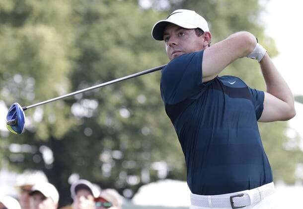 Rory McIlroy of Northern Ireland hits his tee shot on the 15th hole in the first round at the PGA Golf Herren Championship at Baltusrol Golf Club in Springfield, New Jersey on July 28, 2016.  PGA20160728112 JOHNxANGELILLO