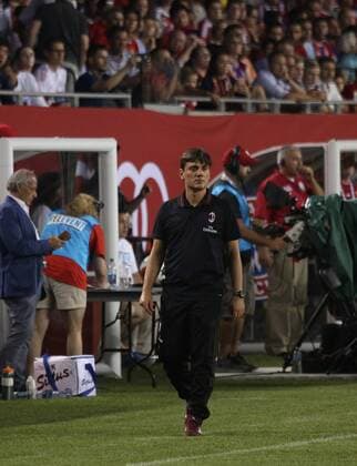 July 27, 2016 - Chicao, Illinois, U.S - BAYERN MUNICH COACH CARLO ANCELOTTI pacing the field during the first half of the game at Soldier Field. SOCCER 2016: Penalties were needed to break a 3-3 draw between Bayern Munich and AC Milan Wednesday July 27, 2016 at Soldier Field in Chicago, Illinois. AC Milan won the shootout 5-3. - ZUMAl136