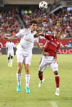 July 27, 2016 - Chicao, Illinois, U.S - AC Milan Defender ROMAGNOLI ALESSIO (13) & Bayern Munich Defender JULIAN GREEN (37) going for the ball during the first half of the game at Soldier Field. SOCCER 2016: Penalties were needed to break a 3-3 draw between Bayern Munich and AC Milan Wednesday July 27, 2016 at Soldier Field in Chicago, Illinois. AC Milan won the shootout 5-3. - ZUMAl136