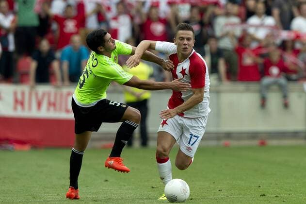 From right: Jaroslav Mihalik from Slavia and Rafa Soares from Rio in action during the Football Europa League 3rd qualifying round match SK Slavia Praha vs Rio Ave, in Prague, Czech Republic, July 28, 2016. (CTKxPhoto MichalxKamaryt) CTKPhotoP201607280951801  kmt 8