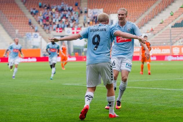 Polska Lubin 28.07.2016 -- KGHM Zaglebie Lubin - Soenderjyske N z Tommy Bechmann soenderjyske 9 Simon Kroon soenderjyske 6 radosc po gol bramka joy after goal celebrates after scoring goal -- III round of the Europa League elimination KGHM Zaglebie Lubin - Soenderjyske ---  160728_2SB8188