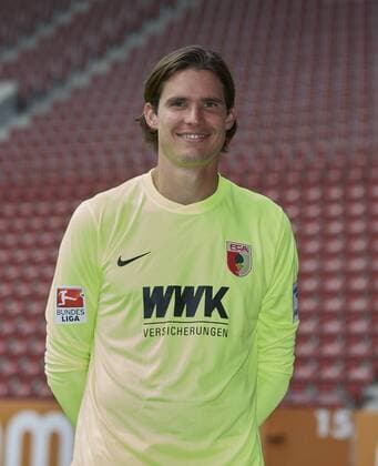 Marwin Hitz (Torwart FC Augsburg 35) FC Augsburg, Porträttermin 2016 2017,