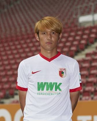 Takashi Usami (FC Augsburg 39) FC Augsburg, Porträttermin 2016 2017,