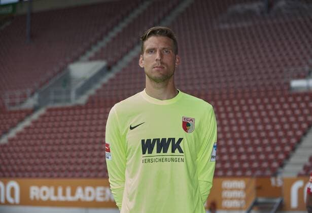 Andreas Luthe (Torwart FC Augsburg 1) FC Augsburg, Porträttermin 2016 2017,