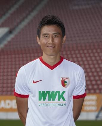 Ja-Cheol Koo (FC Augsburg 19) FC Augsburg, Porträttermin 2016 2017,