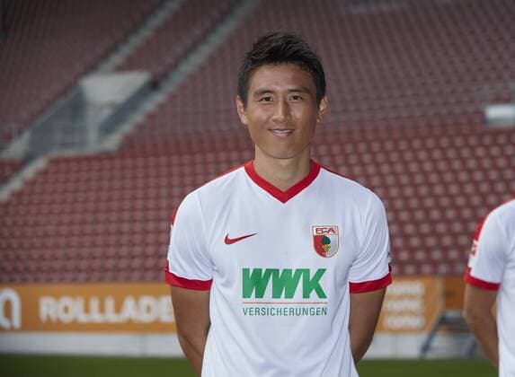 Ja-Cheol Koo (FC Augsburg 19) FC Augsburg, Porträttermin 2016 2017,