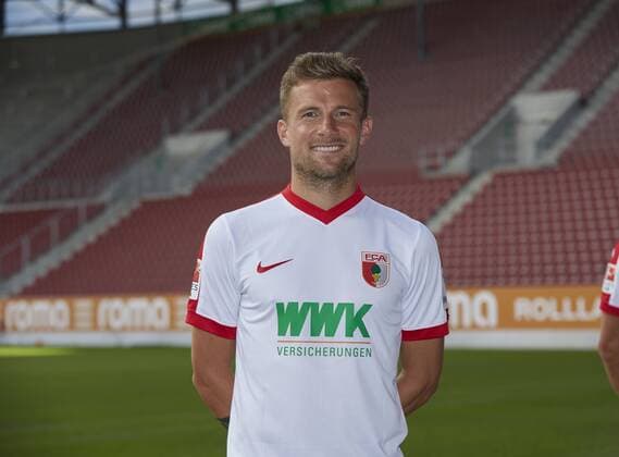 Daniel Baier (FC Augsburg 10) FC Augsburg, Porträttermin 2016 2017,