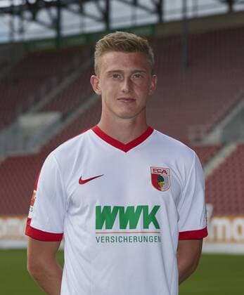 Georg Teigl (FC Augsburg 28) FC Augsburg, Porträttermin 2016 2017,