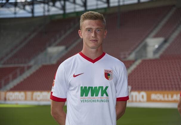 Georg Teigl (FC Augsburg 28) FC Augsburg, Porträttermin 2016 2017,