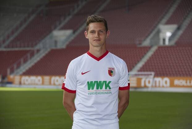 Marco Schuster (FC Augsburg 29) FC Augsburg, Porträttermin 2016 2017,