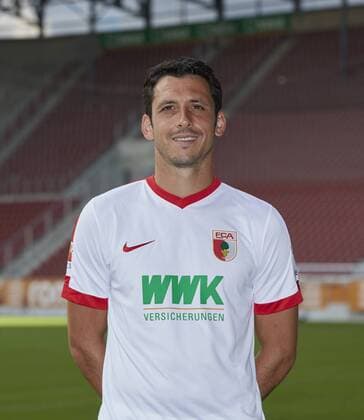 Gojko Kacar (FC Augsburg 20) FC Augsburg, Porträttermin 2016 2017,