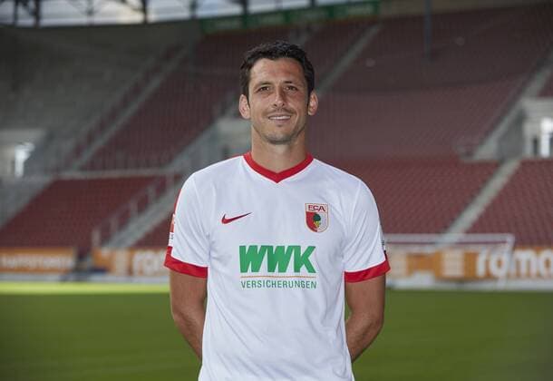 Gojko Kacar (FC Augsburg 20) FC Augsburg, Porträttermin 2016 2017,