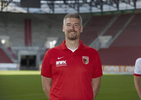 Henrik Lange (Physiotherapeut FC Augsburg) FC Augsburg, Porträttermin 2016 2017,