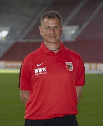 Richard Wagner (Physiotherapeut FC Augsburg) FC Augsburg, Porträttermin 2016 2017,