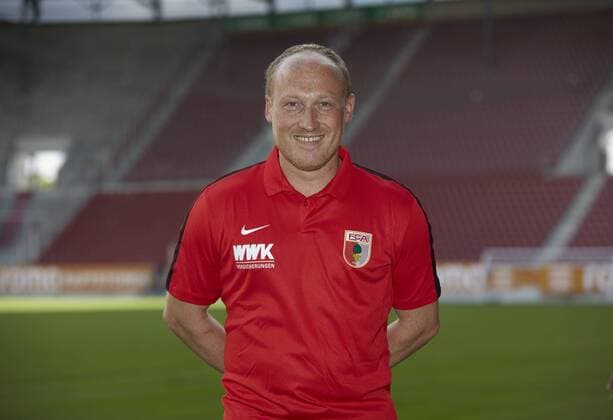 Dr. Peter Stiller (Mannschaftsarzt FC Augsburg) FC Augsburg, Porträttermin 2016 2017,
