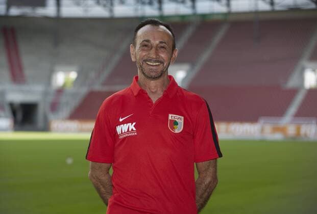 Salvatore Belardo (Zeugwart FC Augsburg) FC Augsburg, Porträttermin 2016 2017,