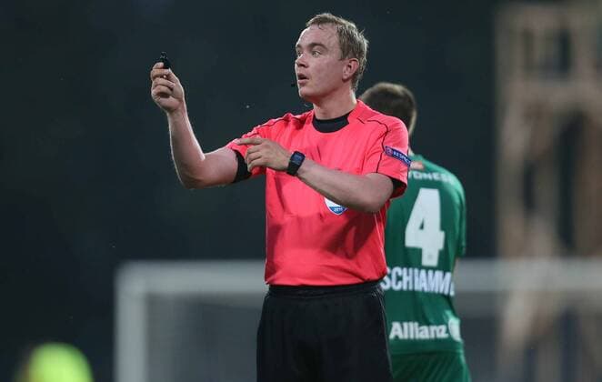 SOCCER - EL quali, Zhodino vs Rapid ZHODZINA,BELARUS,28.JUL.16 - SOCCER - UEFA Europa League, qualification, FC Torpedo Zhodino vs SK Rapid Wien. Image shows referee Thorvaldur Arnason (ISL). Keywords: Wien Energie. GEPAxpictures xMarioxKneisl