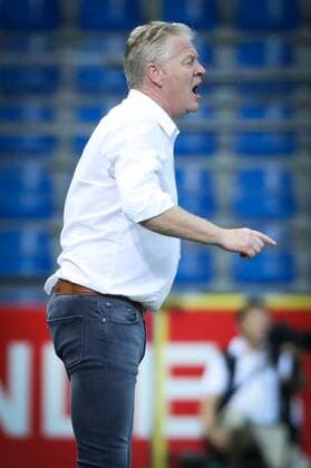 Genk s head coach Peter Maes gestures during the first leg game of the third qualifying round between Belgian first league soccer team KRC Genk and Ireland s Cork City F.C. in the Europa League competition, on Thursday 28 July 2016, in Genk. VIRGINIExLEFOUR  x04899861x