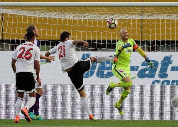 SOCCER - EL quali, A.Wien vs Trnava VIENNA,AUSTRIA,28.JUL.16 - SOCCER - UEFA Europa League, qualification, FK Austria Wien vs FC Spartak Trnava. Image shows Ivan Schranz, Boris Godal (Trnava) and Robert Almer (A.Wien). GEPAxpictures xWalterxLuger