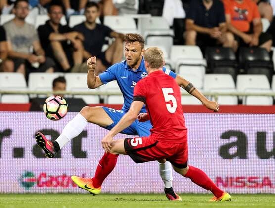 SOCCER - EL quali, Admira vs Liberec MARIA ENZERSDORF,AUSTRIA,28.JUL.16 - SOCCER - UEFA Europa League, qualification, FC Admira Wacker Moedling vs FC Slovan Liberec. Image shows Vladimir Coufal (Liberec) and Christoph Knasmuellner (Admira). GEPAxpictures xPatrickxLeuk