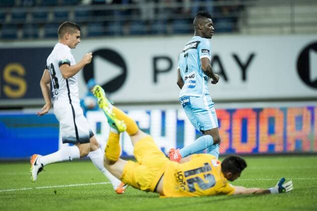 Viitorul s goalkeeper Victor Rimniceanu and Gent s Kalifa Coulibaly scores a goal during the first leg match of the third qualifying round between Belgian first league soccer team KAA Gent and Romania s FC Viitorul Constanta in the Europa League competition, on Thursday 28 July 2016, in Gent. JASPERxJACOBS  x04899931x