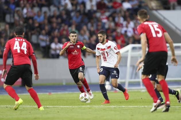Fußball, EL Quali, OSC Lille - FK Qäbälä Rashad A Sadygov (Qabala FK) vs Yassine Benzia (Lille) Fussball Europa League Quali : OSC Lille vs FC Qabala - - 28 07 2016 GwendolineLeGoff Panoramic 