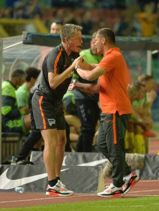 Fussball, Herren, Saison 2016 17, Europa League, 3. Qualifikationsrunde (Hinspiel), Hertha BSC - Bröndby IF Kopenhagen im Jahn-Sportpark, v. l. Co-Trainer Rainer Widmayer (Hertha BSC), Trainer Pal Dardai (Hertha BSC), Jubel nach dem Abpfiff, 28.07. 2016,
