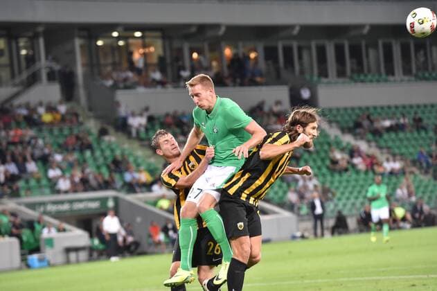 Fußball, EL Quali, AS St. Etienne - AEK Athen Robert Beric (saint etienne) vs Dmytro Chygrynskiy et Dimitrios Kolovetsios (athenes) Fussball : AS Saint Etienne vs AEK Athenes - Europa League Quali - -28 07 2016 FredericChambert Panoramic 